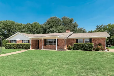 520 Pecan St, Crowley, TX 76036