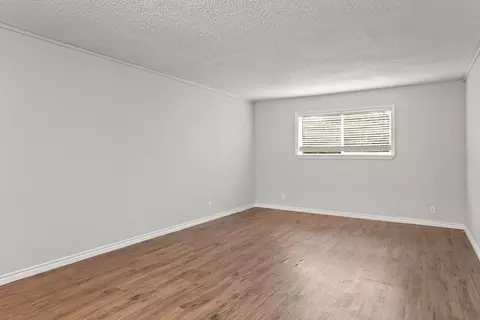 Living - 429 Johnson St, Longview, TX 75602 photo 2 of 3