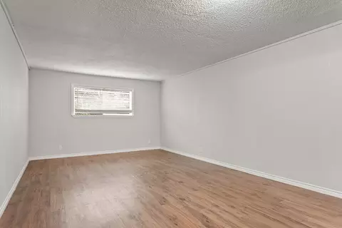 Living - 429 Johnson St, Longview, TX 75602 photo 1 of 3