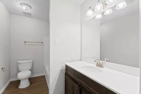 Bath - 429 Johnson St, Longview, TX 75602 photo 1 of 3
