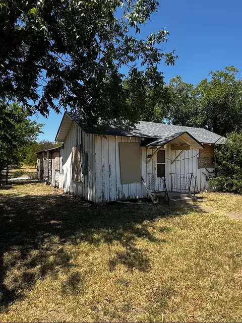 809 N Avenue F, Olney, TX 76374