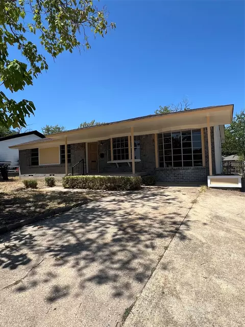5809 Trio Ln, Dallas, TX 75241