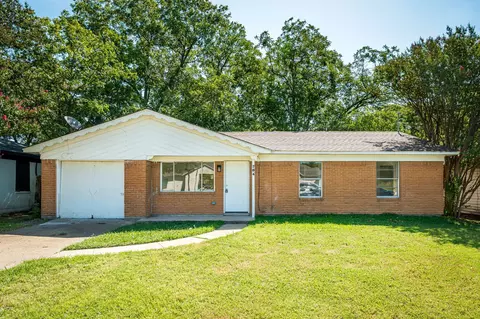 204 S Lillis Ln, Denison, TX 75020
