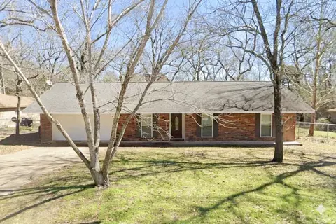 3649 Youpon St, Huntsville, TX 77340