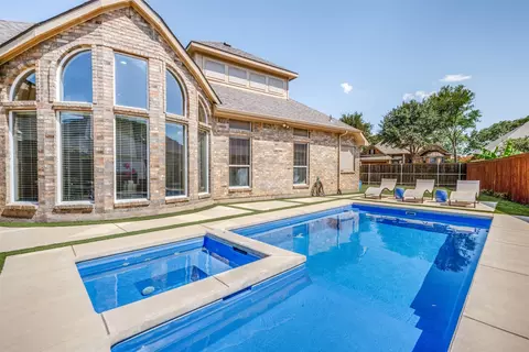 8019 Navisota Dr, Lantana, TX 76226