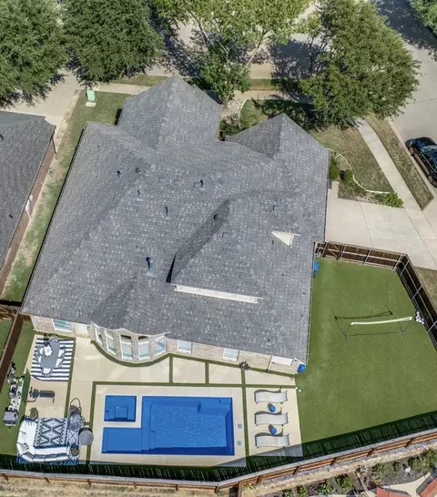 8019 Navisota Dr, Lantana, TX 76226