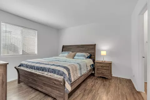 7431 Holly Hill Dr #215, Dallas, TX 75231