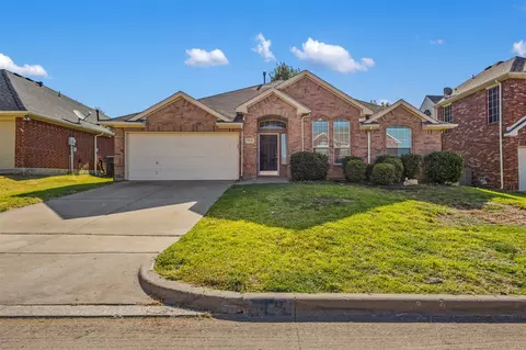 7521 Summer Meadows Dr, Fort Worth, TX 76123