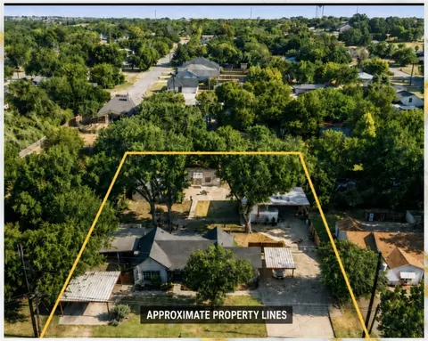314 W 4th St, Weatherford, TX 76086