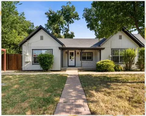 314 W 4th St, Weatherford, TX 76086