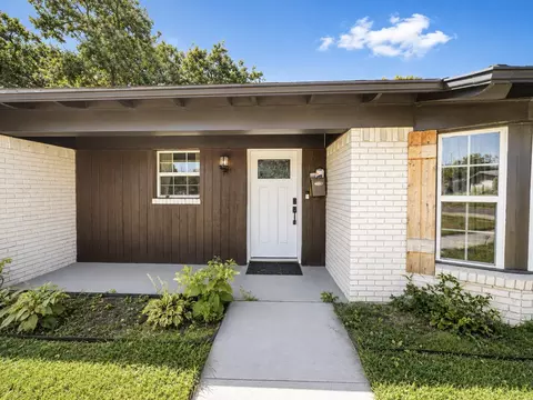 102 E Highland Dr, Irving, TX 75062