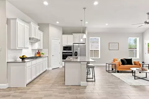 2704 Starling St, Denton, TX 76205