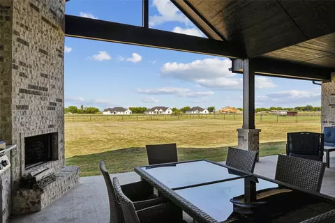 Exterior - 8608 Kassandra Dr, Sanger, TX 76266 photo 2 of 4