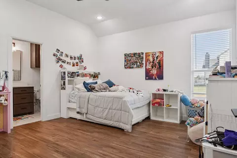 Bedroom - 8608 Kassandra Dr, Sanger, TX 76266 photo 6 of 7