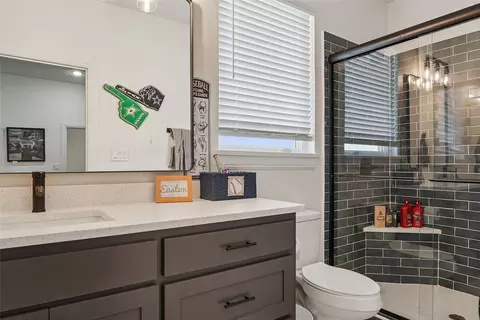 Bath - 8608 Kassandra Dr, Sanger, TX 76266 photo 4 of 6