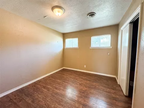 Bedroom - 203 N Avenue M, Haskell, TX 79521 photo 1 of 6