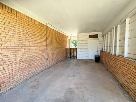 Exterior - 203 N Avenue M, Haskell, TX 79521 photo 3 of 6