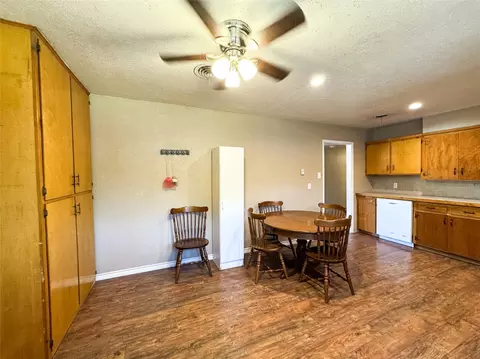 Dining - 203 N Avenue M, Haskell, TX 79521 photo 1 of 1