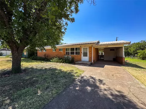 Exterior - 203 N Avenue M, Haskell, TX 79521 photo 2 of 6