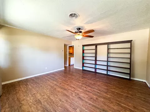 Living - 203 N Avenue M, Haskell, TX 79521 photo 1 of 3