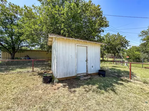 Exterior - 203 N Avenue M, Haskell, TX 79521 photo 6 of 6