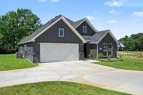 2044 Redemption Dr, Weatherford, TX 76088