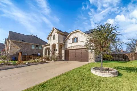 Exterior - 2218 Christopher Ln, Euless, TX 76040 photo 3 of 5