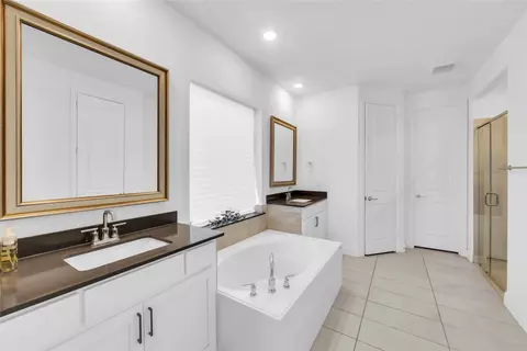 Bath - 2218 Christopher Ln, Euless, TX 76040 photo 2 of 3
