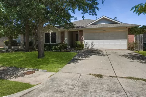8449 Canvasback Ln, Dallas, TX 75249