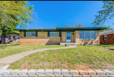 903 Seymore Cir, Denison, TX 75020