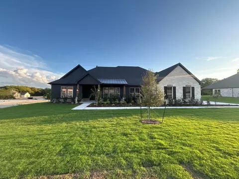 1107 Perrin Ln, Van Alstyne, TX 75495