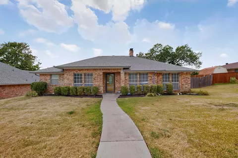 2413 Club Meadow Dr, Garland, TX 75041