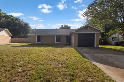 710 Southwood Dr, Athens, TX 75751