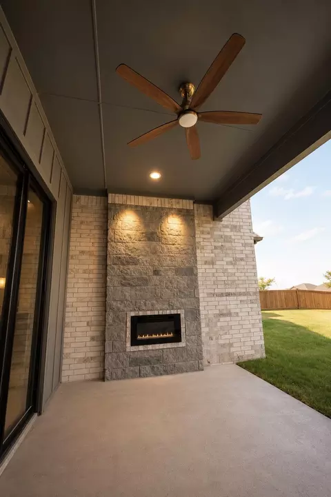 Exterior - 1012 Devonshire Dr N, Forney, TX 75126 photo 5 of 8