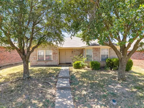 2460 Mallory Ln, Lancaster, TX 75134