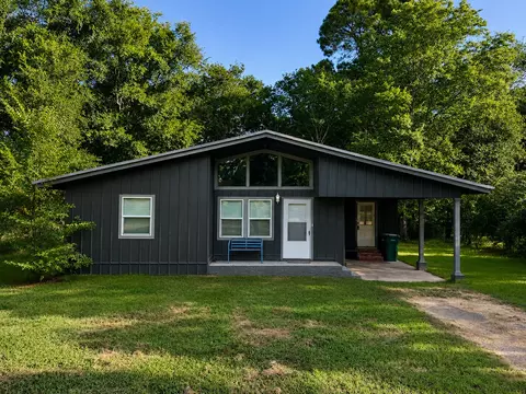 Exterior - 414 E Main St, Omaha, TX 75571 photo 3 of 4