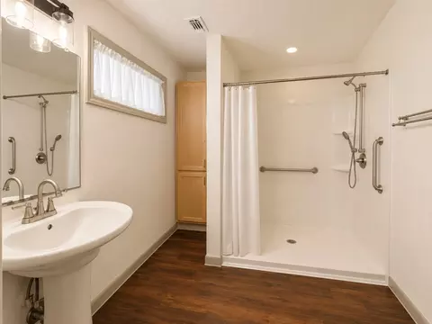 Bath - 414 E Main St, Omaha, TX 75571 photo 1 of 3