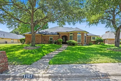 1349 Mantlebrook Dr, Desoto, TX 75115