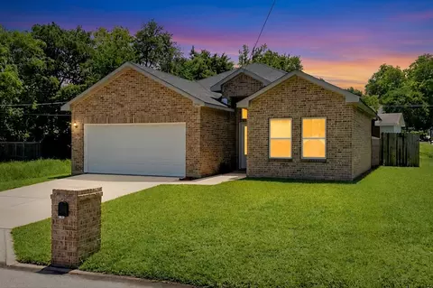 1421 Jones St, Greenville, TX 75401