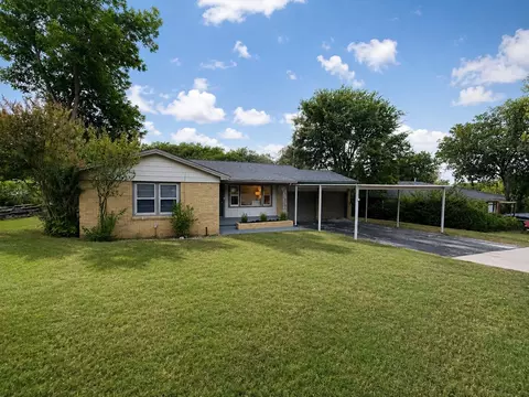 4305 Highland Lake Dr, Lake Worth, TX 76135