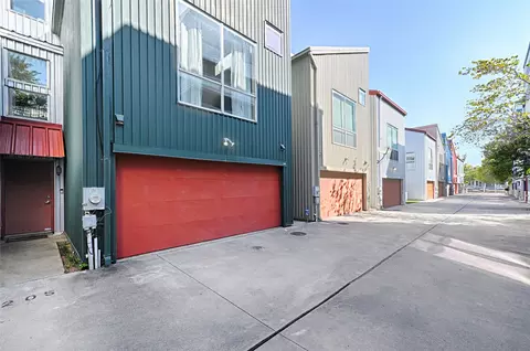 1207 Urban Lofts Dr, Dallas, TX 75215