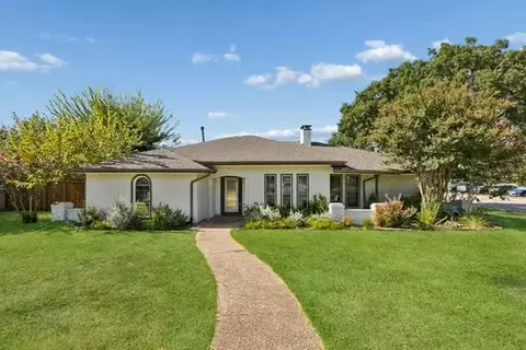 2936 Regal Rd, Plano, TX 75075