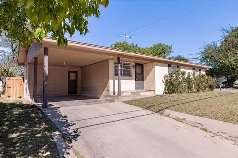 200 Hale Ave, Decatur, TX 76234