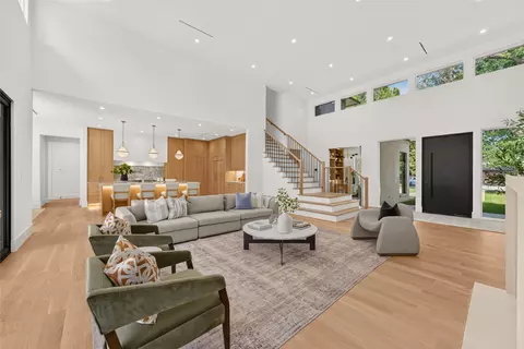 10815 Pinocchio Dr, Dallas, TX 75229