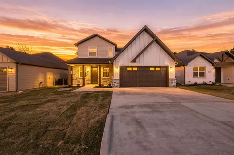 5557 Mercedes Cir, Granbury, TX 76048