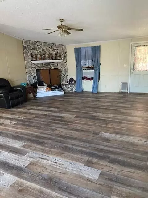 548 E Us Highway 69, Point, TX 75472 photo 6