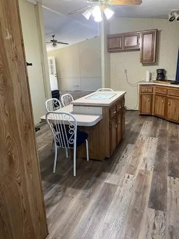 548 E Us Highway 69, Point, TX 75472 photo 5