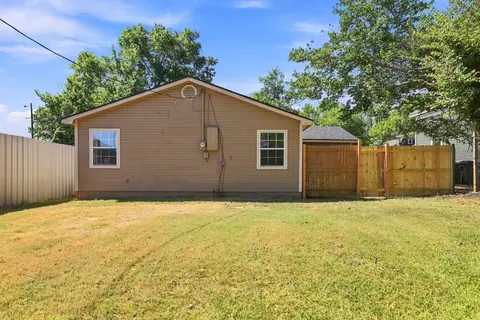 Exterior - 217 E Hull St, Denison, TX 75021 photo 3 of 4