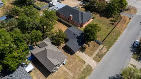 View/Area - 217 E Hull St, Denison, TX 75021 photo 4 of 4