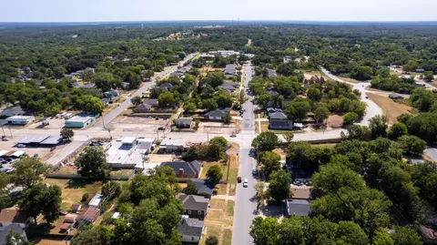 View/Area - 217 E Hull St, Denison, TX 75021 photo 2 of 4